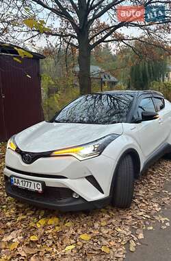 Позашляховик / Кросовер Toyota C-HR 2019 в Києві