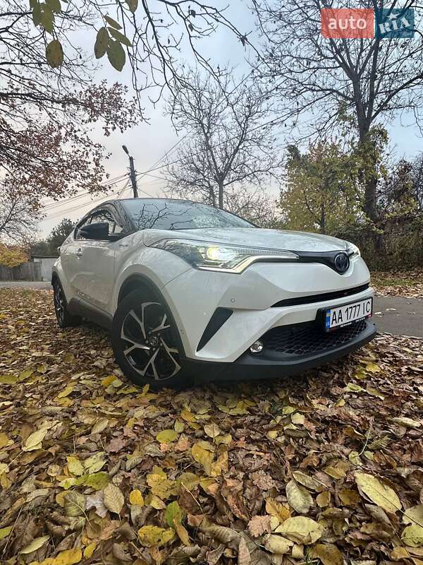 Внедорожник / Кроссовер Toyota C-HR 2019 в Киеве фото 6 Внедорожник / Кроссовер Toyota C-HR 2019 в Киеве