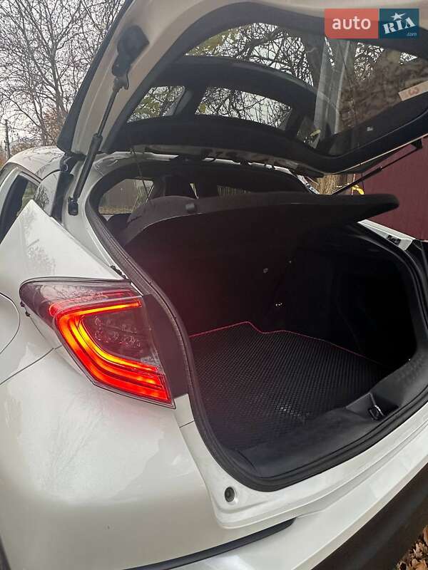 Внедорожник / Кроссовер Toyota C-HR 2019 в Киеве фото 19 Внедорожник / Кроссовер Toyota C-HR 2019 в Киеве