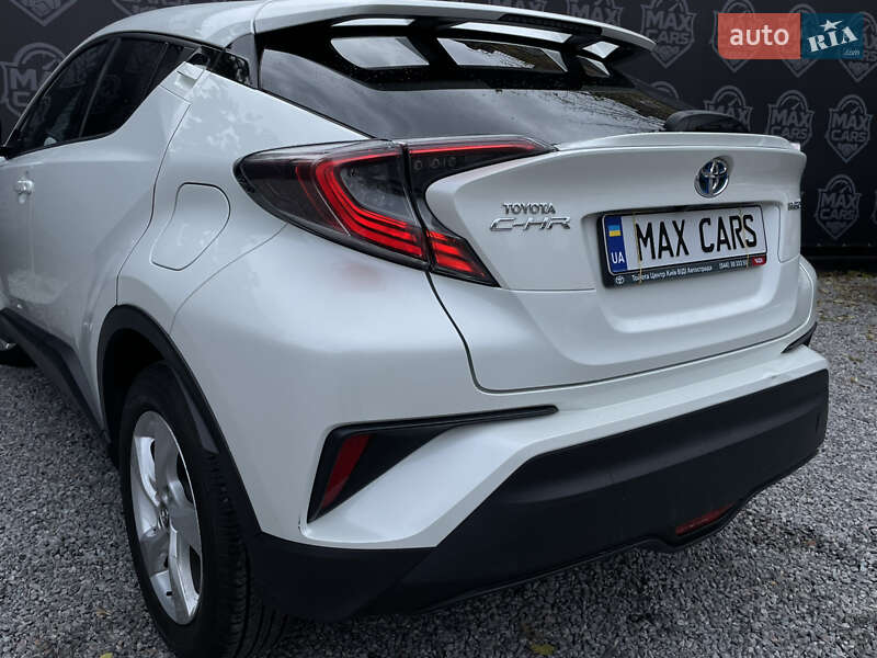 Внедорожник / Кроссовер Toyota C-HR 2018 в Киеве