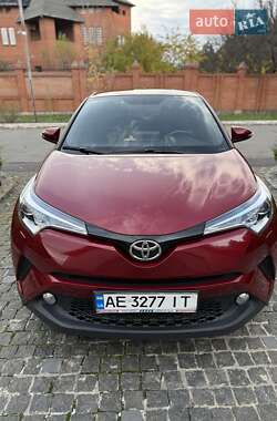 Внедорожник / Кроссовер Toyota C-HR 2018 в Днепре