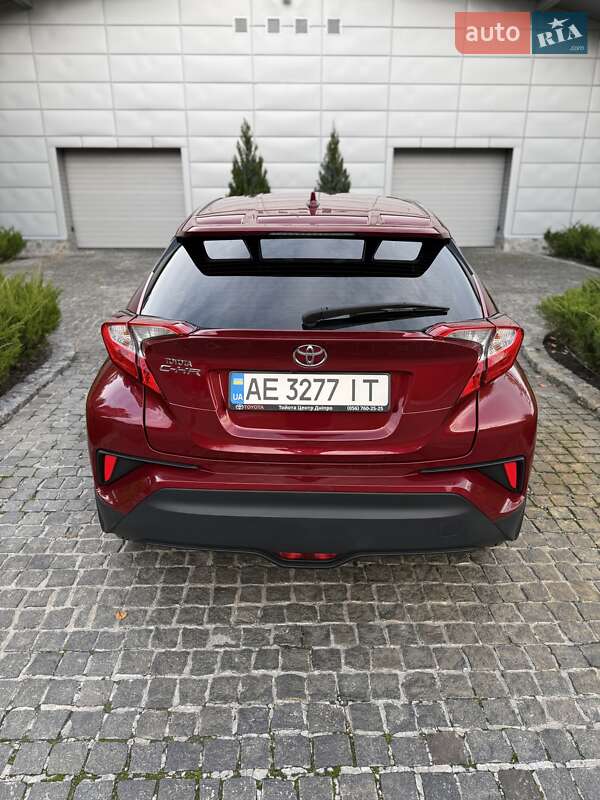 Позашляховик / Кросовер Toyota C-HR 2018 в Дніпрі фото 5 Позашляховик / Кросовер Toyota C-HR 2018 в Дніпрі