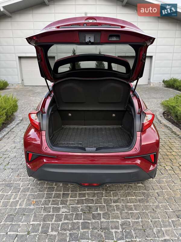 Позашляховик / Кросовер Toyota C-HR 2018 в Дніпрі фото 7 Позашляховик / Кросовер Toyota C-HR 2018 в Дніпрі