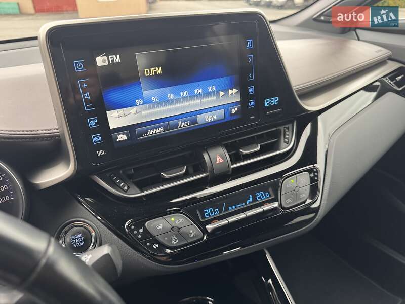 Позашляховик / Кросовер Toyota C-HR 2019 в Дніпрі фото 17 Позашляховик / Кросовер Toyota C-HR 2019 в Дніпрі