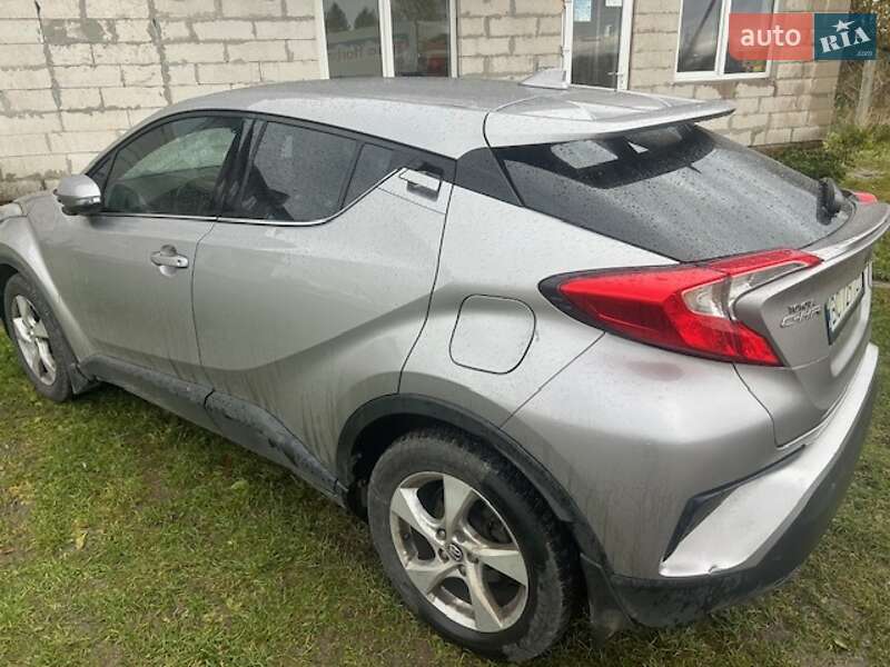 Внедорожник / Кроссовер Toyota C-HR 2016 в Львове