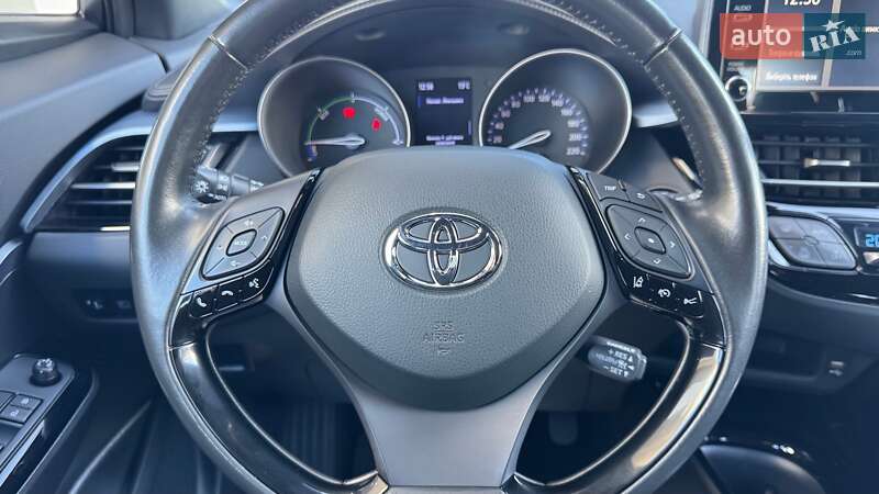 Позашляховик / Кросовер Toyota C-HR 2021 в Івано-Франківську