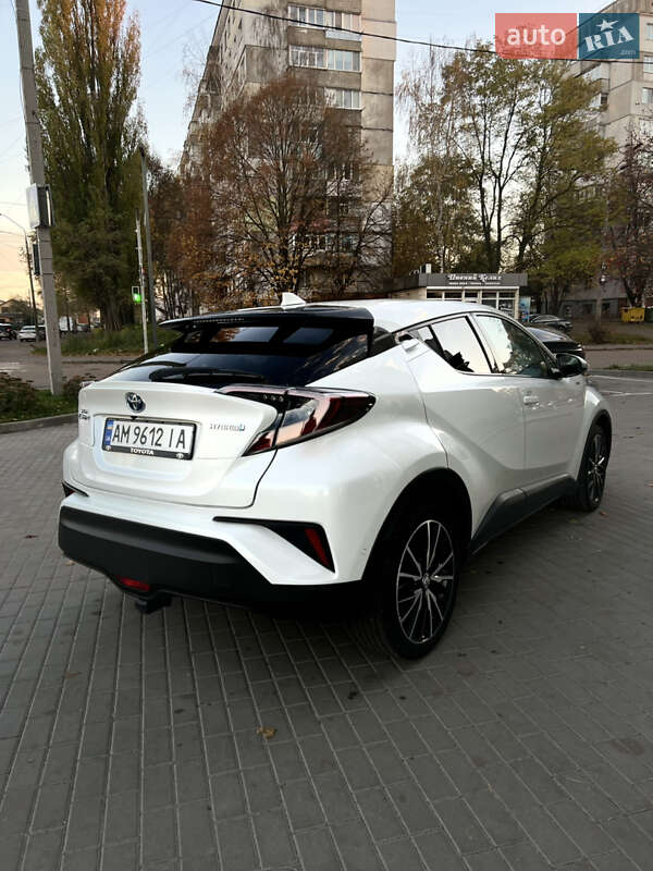 Позашляховик / Кросовер Toyota C-HR 2018 в Києві