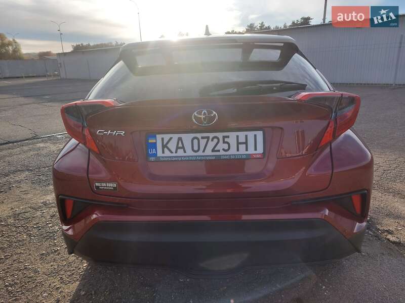 Позашляховик / Кросовер Toyota C-HR 2018 в Києві