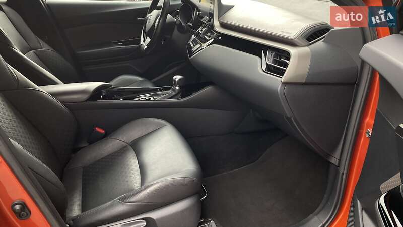 Внедорожник / Кроссовер Toyota C-HR 2019 в Одессе