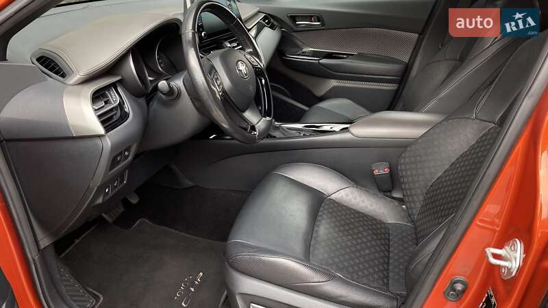Внедорожник / Кроссовер Toyota C-HR 2019 в Одессе