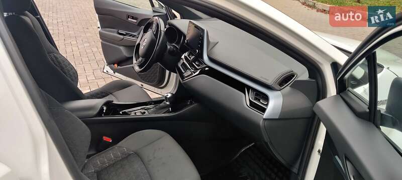 Позашляховик / Кросовер Toyota C-HR 2021 в Кривому Розі