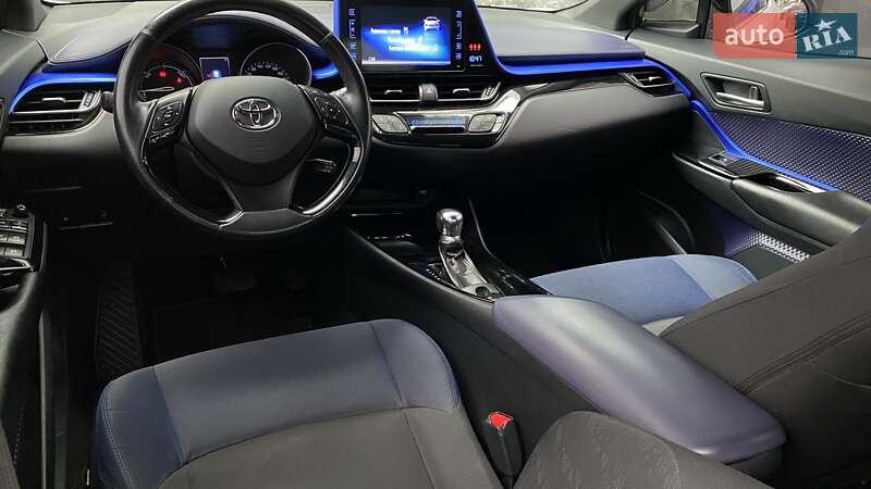 Внедорожник / Кроссовер Toyota C-HR 2018 в Одессе фото 9 Внедорожник / Кроссовер Toyota C-HR 2018 в Одессе