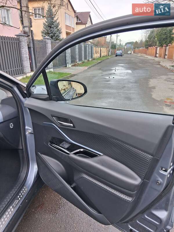 Внедорожник / Кроссовер Toyota C-HR 2020 в Львове