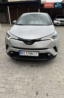 Позашляховик / Кросовер Toyota C-HR 2019 в Хмельницькому