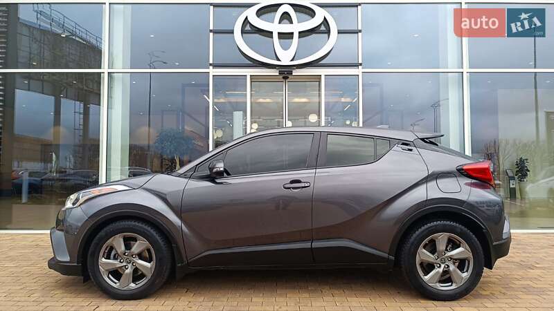 Позашляховик / Кросовер Toyota C-HR 2018 в Києві