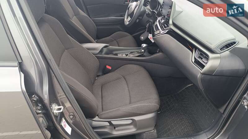 Позашляховик / Кросовер Toyota C-HR 2018 в Києві