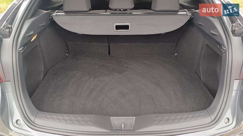 Позашляховик / Кросовер Toyota C-HR 2018 в Києві