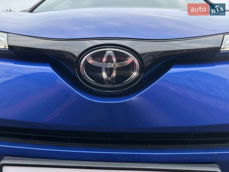 Внедорожник / Кроссовер Toyota C-HR 2018 в Виннице