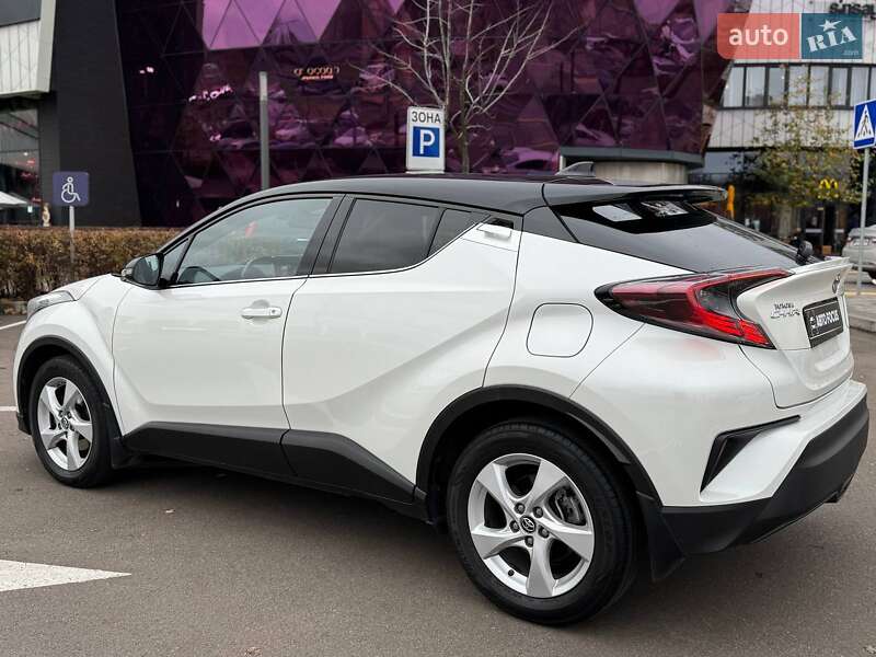 Внедорожник / Кроссовер Toyota C-HR 2019 в Киеве фото 5 Внедорожник / Кроссовер Toyota C-HR 2019 в Киеве