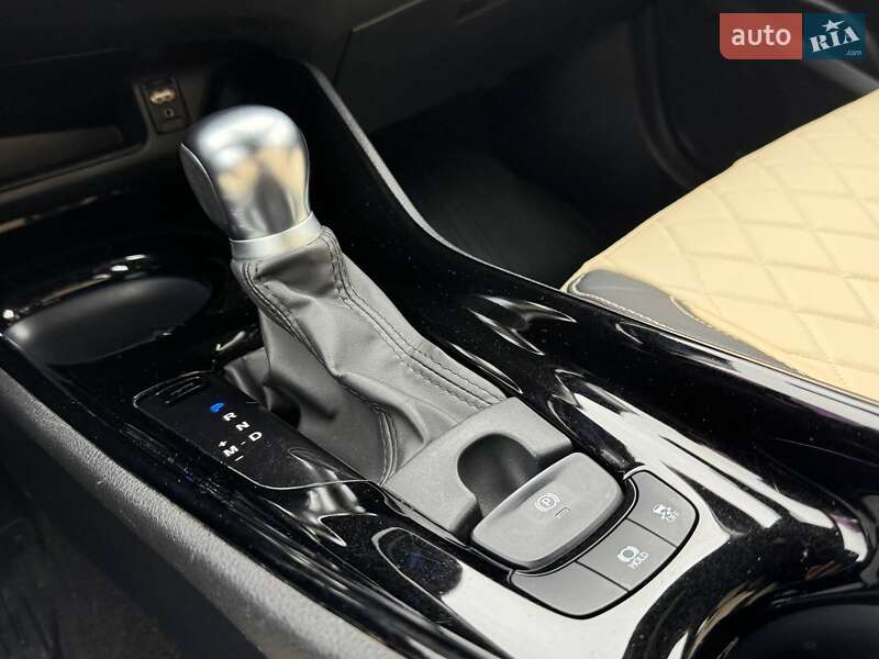 Внедорожник / Кроссовер Toyota C-HR 2019 в Киеве фото 15 Внедорожник / Кроссовер Toyota C-HR 2019 в Киеве