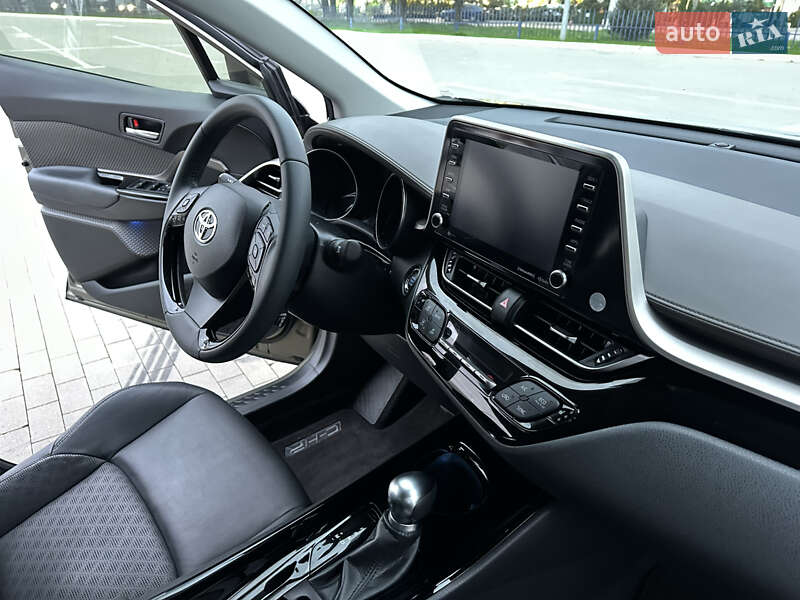 Внедорожник / Кроссовер Toyota C-HR 2020 в Одессе фото 38 Внедорожник / Кроссовер Toyota C-HR 2020 в Одессе