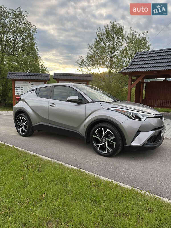Позашляховик / Кросовер Toyota C-HR 2017 в Ковелі фото 2 Позашляховик / Кросовер Toyota C-HR 2017 в Ковелі