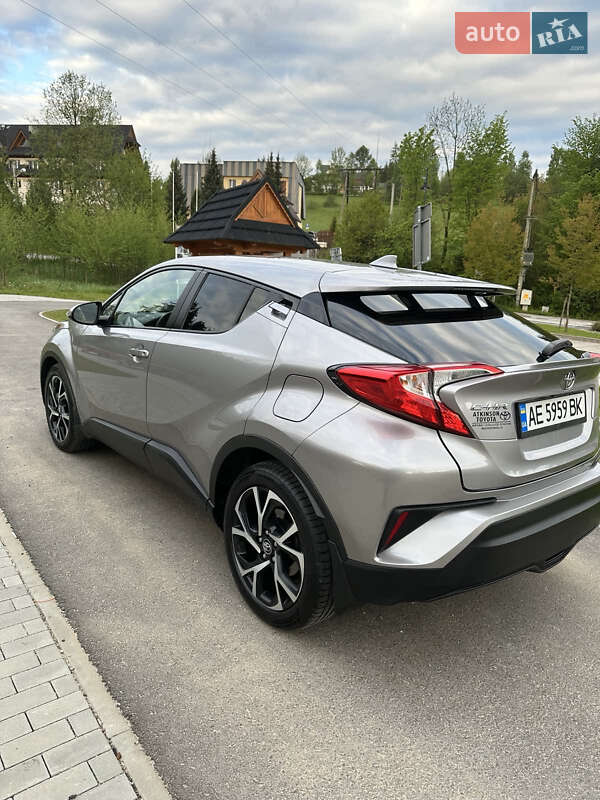 Позашляховик / Кросовер Toyota C-HR 2017 в Ковелі фото 6 Позашляховик / Кросовер Toyota C-HR 2017 в Ковелі