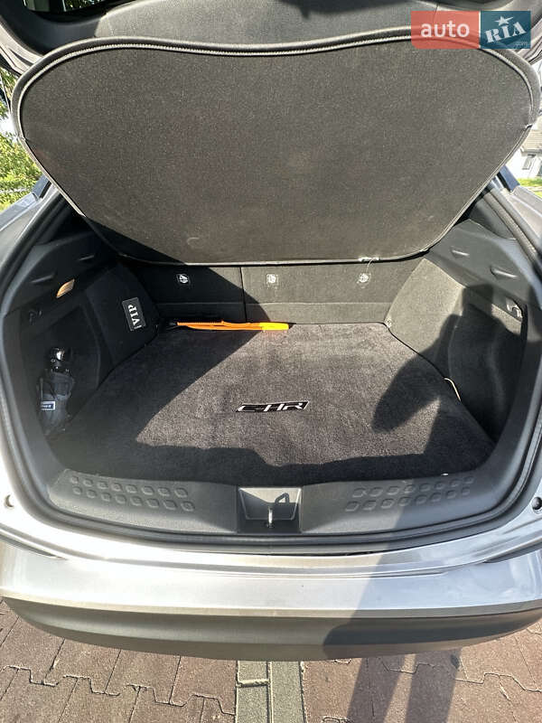 Позашляховик / Кросовер Toyota C-HR 2017 в Ковелі фото 9 Позашляховик / Кросовер Toyota C-HR 2017 в Ковелі