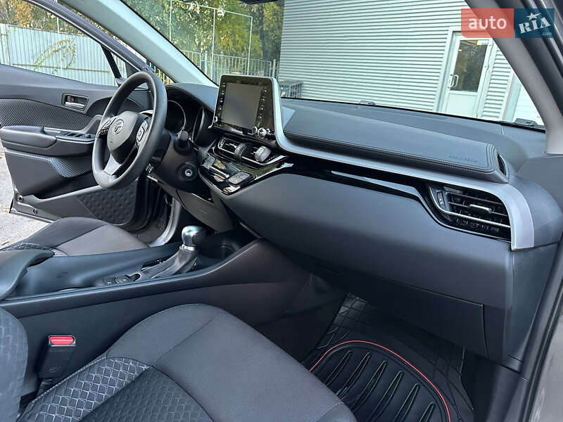 Внедорожник / Кроссовер Toyota C-HR 2020 в Одессе фото 34 Внедорожник / Кроссовер Toyota C-HR 2020 в Одессе