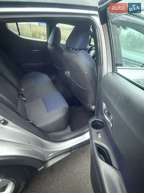 Внедорожник / Кроссовер Toyota C-HR 2016 в Киеве фото 13 Внедорожник / Кроссовер Toyota C-HR 2016 в Киеве