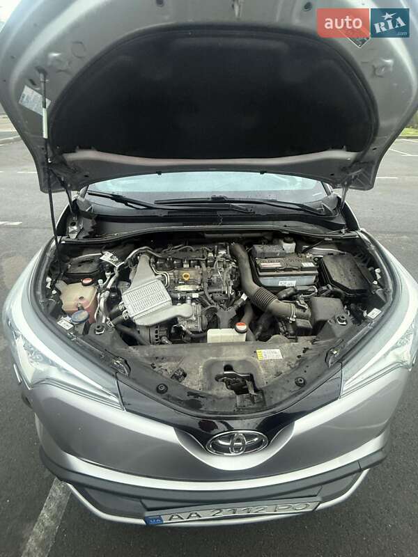 Внедорожник / Кроссовер Toyota C-HR 2016 в Киеве фото 14 Внедорожник / Кроссовер Toyota C-HR 2016 в Киеве