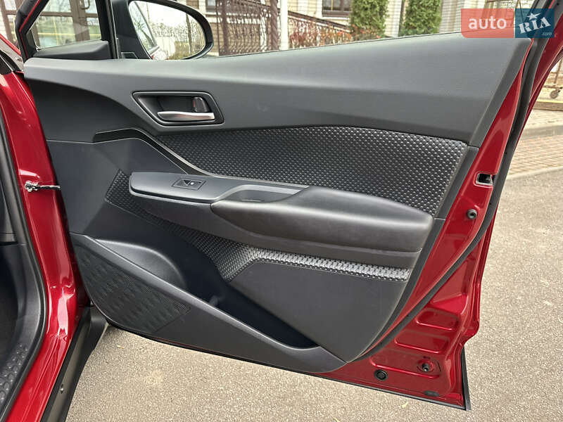 Внедорожник / Кроссовер Toyota C-HR 2018 в Виннице