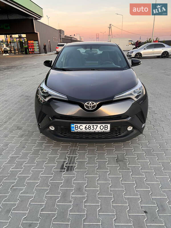 Внедорожник / Кроссовер Toyota C-HR 2017 в Львове