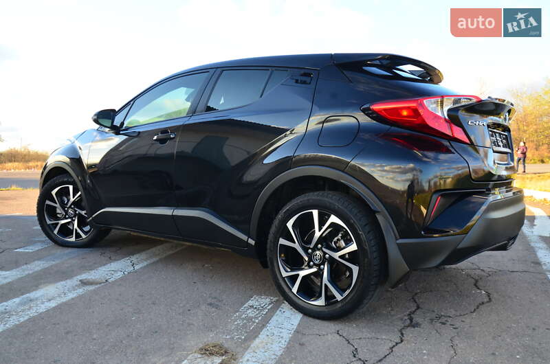 Внедорожник / Кроссовер Toyota C-HR 2018 в Дрогобыче