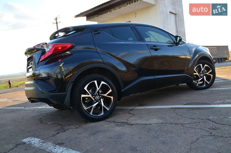 Внедорожник / Кроссовер Toyota C-HR 2018 в Дрогобыче