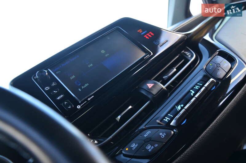 Внедорожник / Кроссовер Toyota C-HR 2018 в Дрогобыче