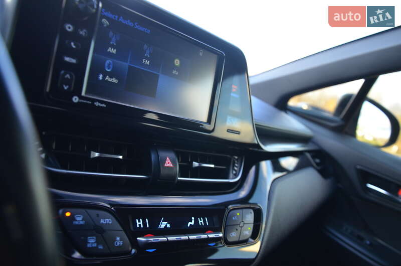 Внедорожник / Кроссовер Toyota C-HR 2018 в Дрогобыче