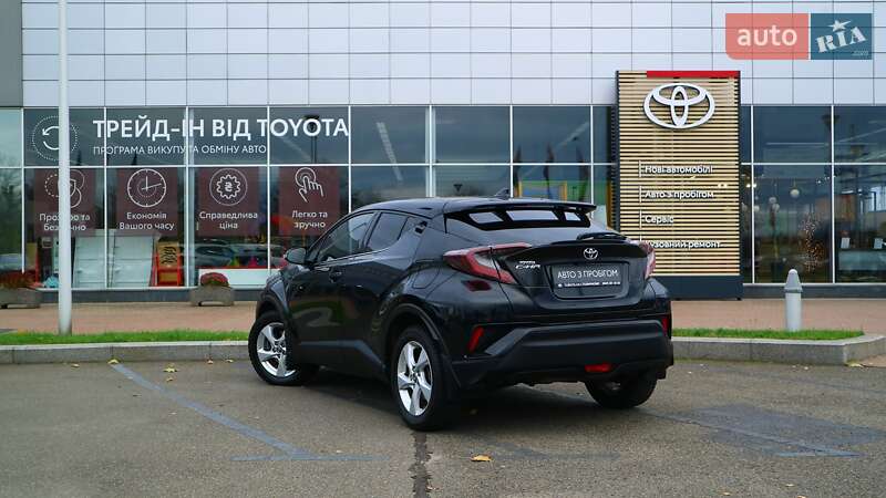 Внедорожник / Кроссовер Toyota C-HR 2018 в Киеве