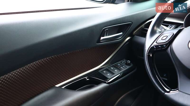 Внедорожник / Кроссовер Toyota C-HR 2018 в Киеве