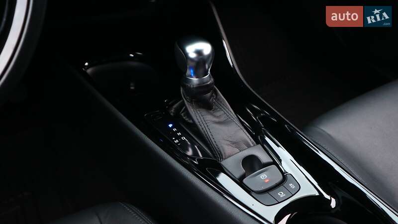 Внедорожник / Кроссовер Toyota C-HR 2018 в Киеве