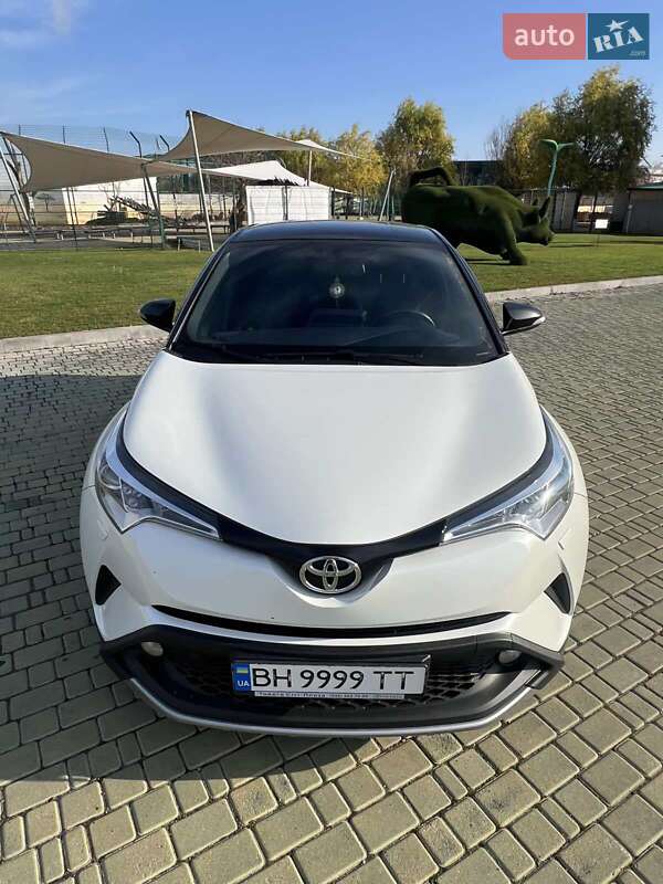 Внедорожник / Кроссовер Toyota C-HR 2016 в Одессе