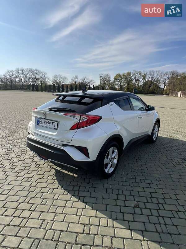 Внедорожник / Кроссовер Toyota C-HR 2016 в Одессе