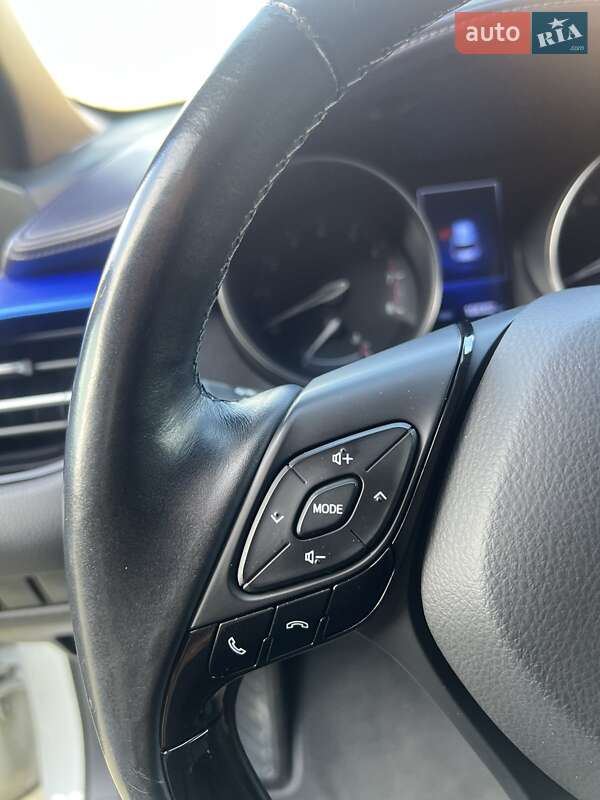 Внедорожник / Кроссовер Toyota C-HR 2016 в Одессе