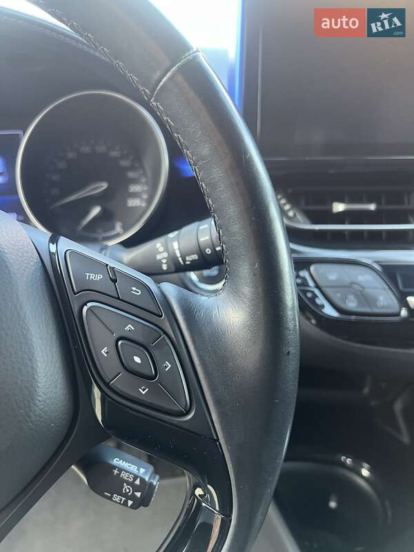 Внедорожник / Кроссовер Toyota C-HR 2016 в Одессе