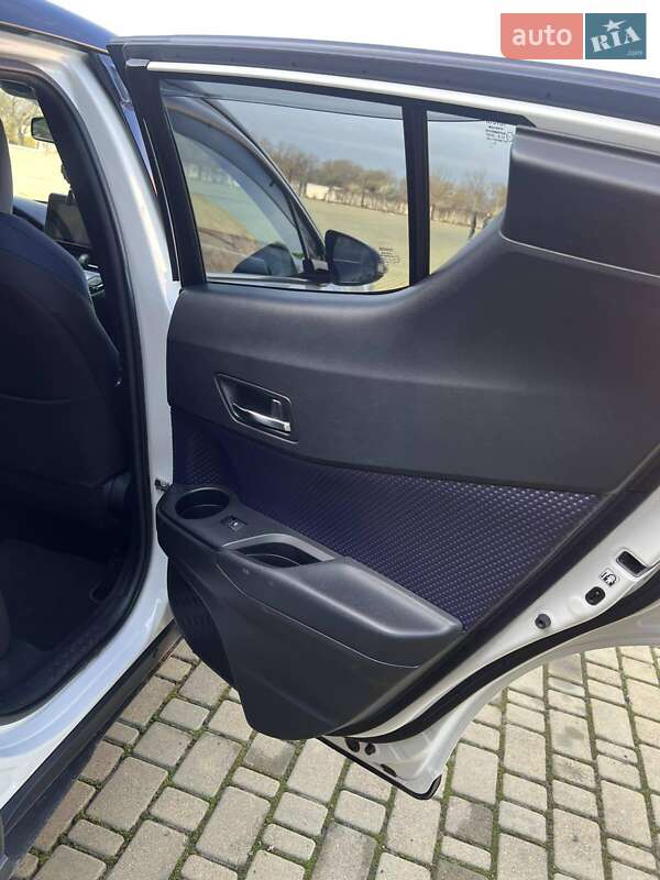 Внедорожник / Кроссовер Toyota C-HR 2016 в Одессе