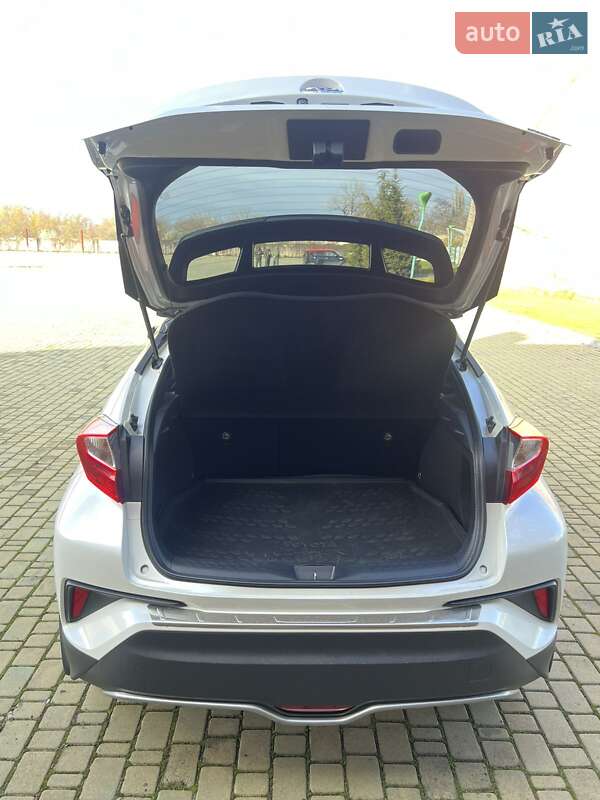 Внедорожник / Кроссовер Toyota C-HR 2016 в Одессе