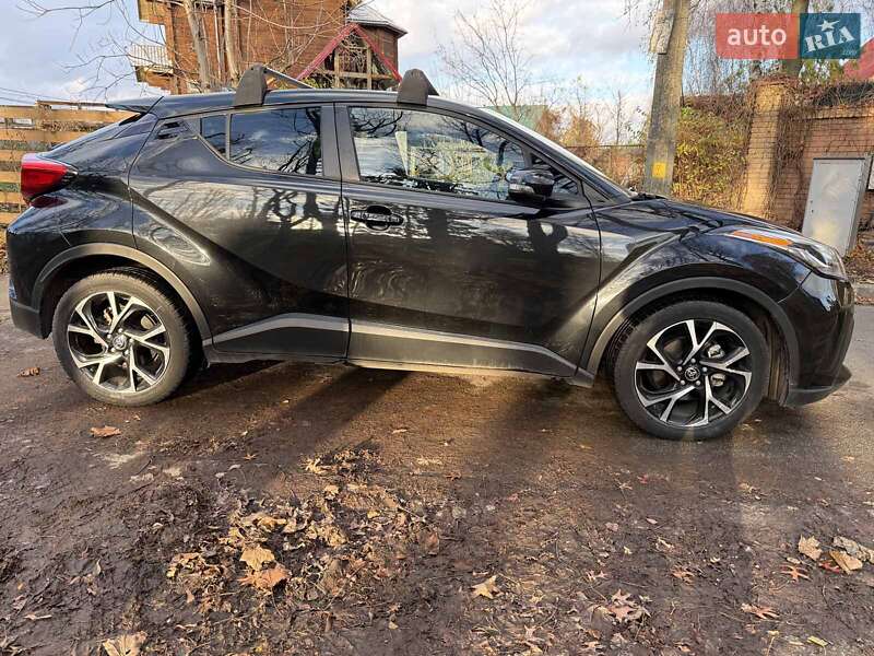 Внедорожник / Кроссовер Toyota C-HR 2021 в Киеве фото 4 Внедорожник / Кроссовер Toyota C-HR 2021 в Киеве