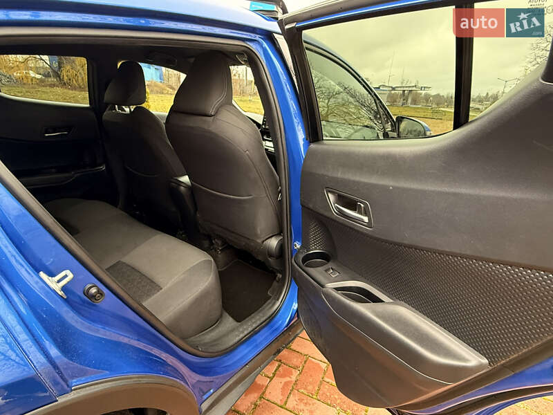 Внедорожник / Кроссовер Toyota C-HR 2020 в Харькове фото 34 Внедорожник / Кроссовер Toyota C-HR 2020 в Харькове