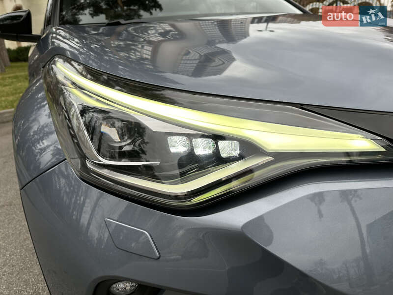 Внедорожник / Кроссовер Toyota C-HR 2019 в Харькове