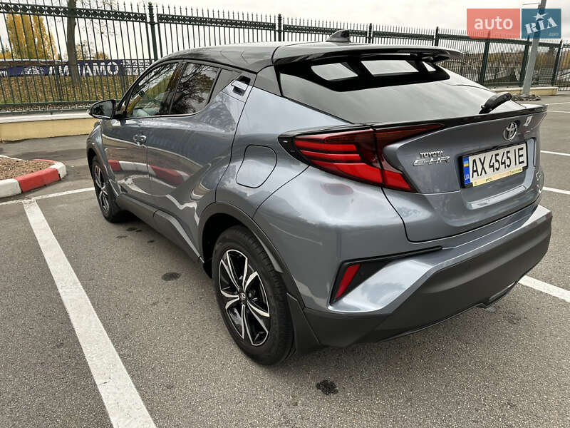 Внедорожник / Кроссовер Toyota C-HR 2019 в Харькове